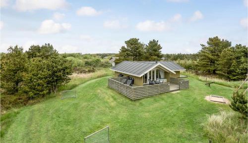 Three-Bedroom Holiday Home 