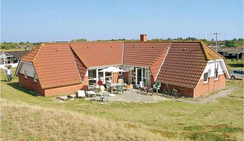 Five-Bedroom Holiday Home