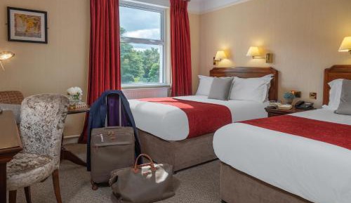 Double & single bedded room 