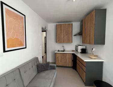 One-Bedroom Apartment