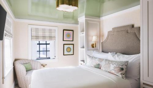 Standard Queen Room