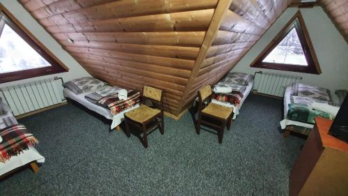 Family Room with Mountain View