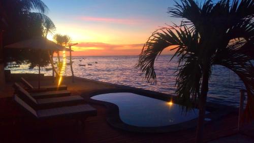 Double Room with Balcony and Sea View