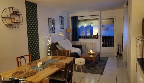 Studio with Mountain View