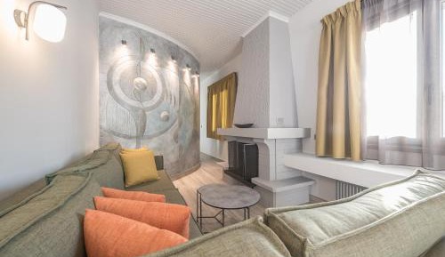 Suite with Mountain View