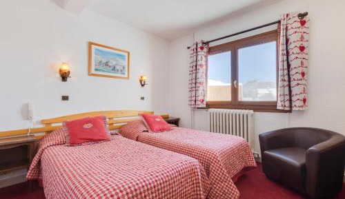 Double or Twin Room with Shower with North View 