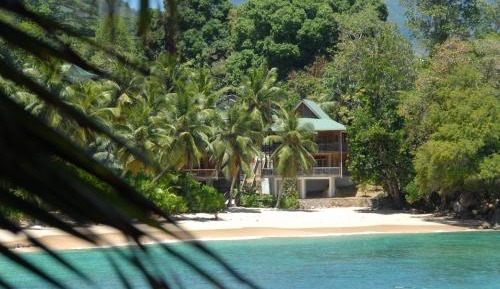 One-Bedroom Chalet with Sea View