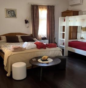 Quadruple Room with Private Bathroom