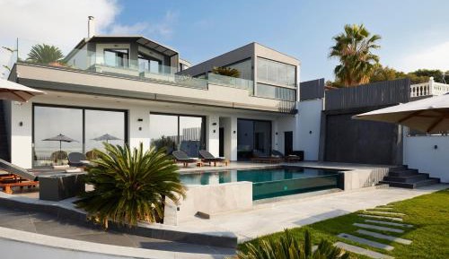 Villa - Beach Front