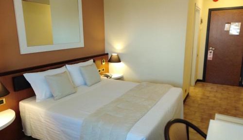 Large Double or Twin Room