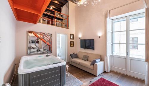 Suite with Hot Tub