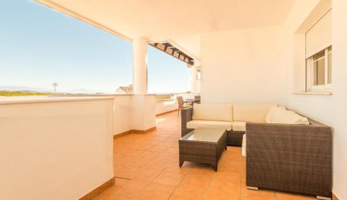 Apartment with Pool View 