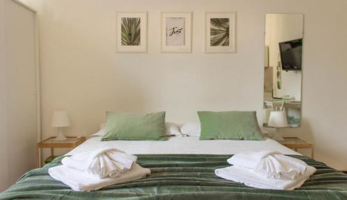 Studio Apartment