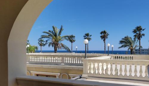 Double or Twin Room with Sea View