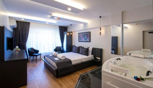 Deluxe Double Room with Bath