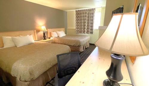 Queen Room with Two Queen Beds - Non-Smoking