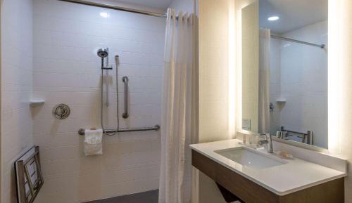 King Room - Disability Access - Non-Smoking