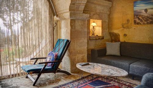 King Cave Suite