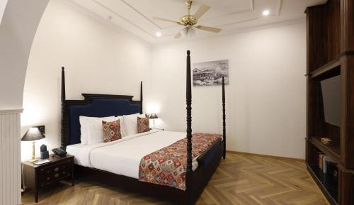 King Room with Pool View