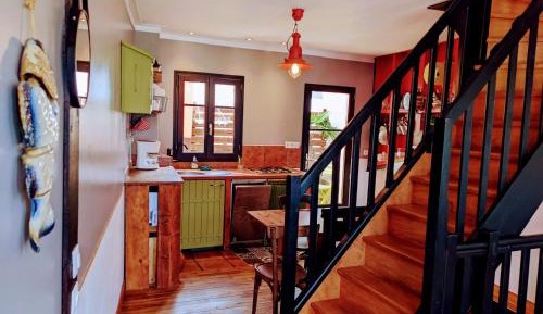 Holiday Home (5 Adults)