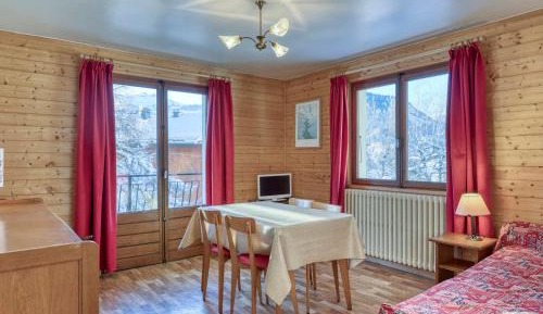Apartment (3 Adults)
