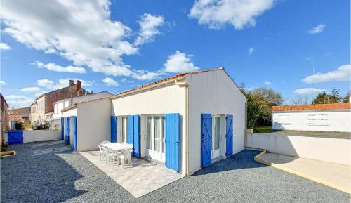 Three-Bedroom Holiday Home 