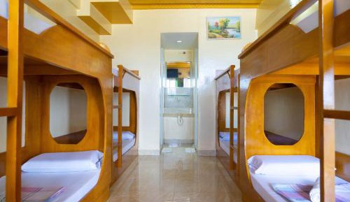 8-Bed Mixed Dormitory Room