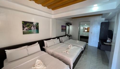 Deluxe Family Suite
