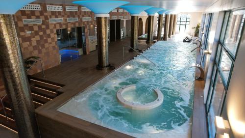 Suite with Spa Access