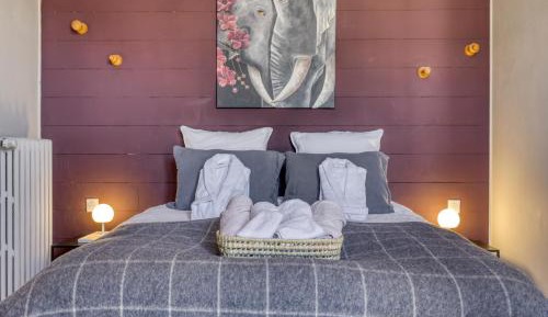 Deluxe Double or Twin Room with City View