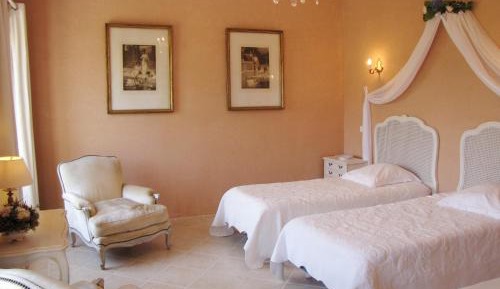 Double or Twin Room with Mountain View
