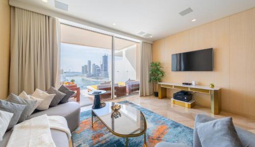 Two-Bedroom Apartment with Sea View