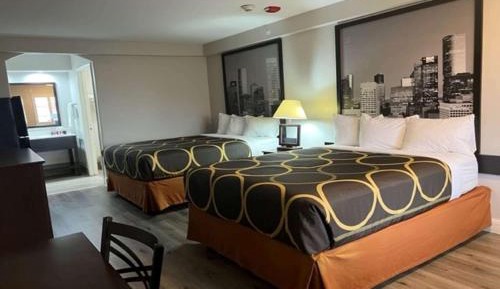 Queen Room with Two Queen Beds - Non-Smoking