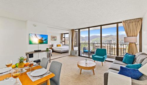 Apartment with Mountain View