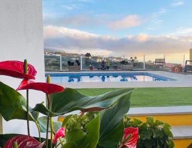 Apartment with Pool View 