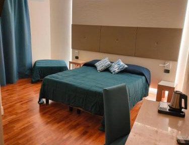 Double or Twin Room with Sea View