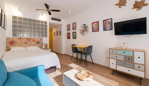 Studio Apartment