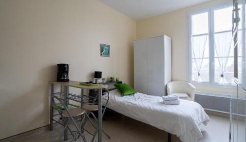 Studio Apartment