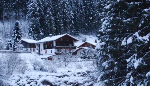 Five-Bedroom Holiday Home