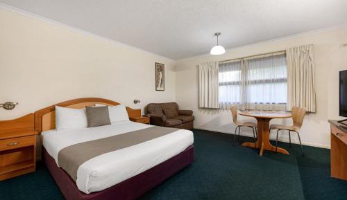 Standard Queen Room
