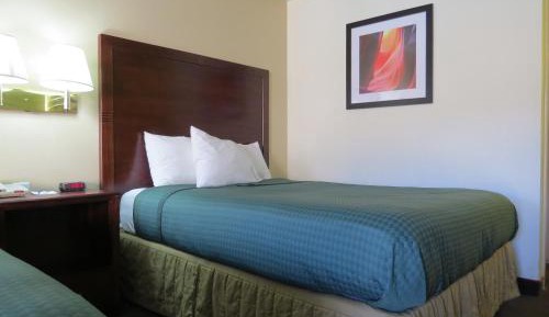 Queen Room with Two Queen Beds - Non-Smoking