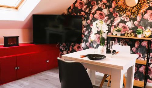 Deluxe Studio