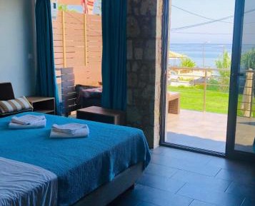 Deluxe Triple Room with Sea View