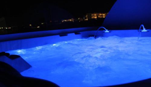 Deluxe Suite with Outdoor Hot Tub - Split Level