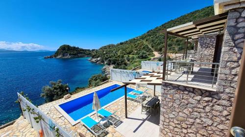 Two-Bedroom Villa with Private Pool-Beach Front 