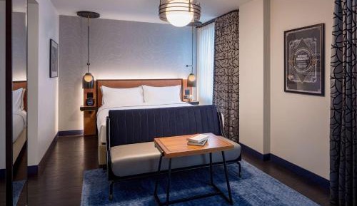 Deluxe King Room
