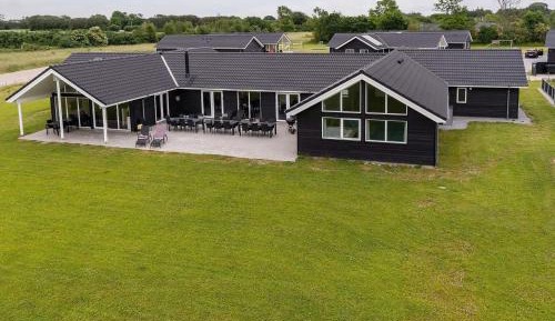 Twelve-Bedroom Holiday Home