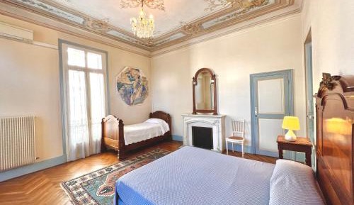 Superior One-Bedroom Apartment