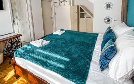Deluxe Double Room with Shower