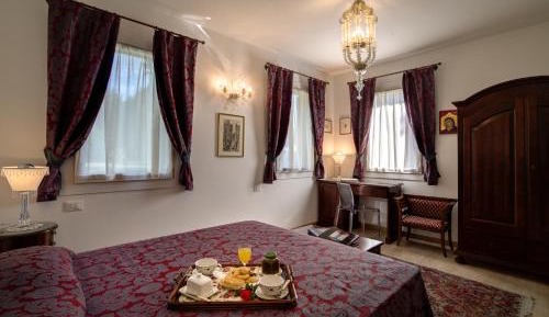Superior King Suite